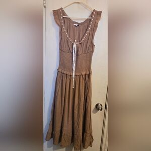 Love Tree Tan Midi Dress Size Large